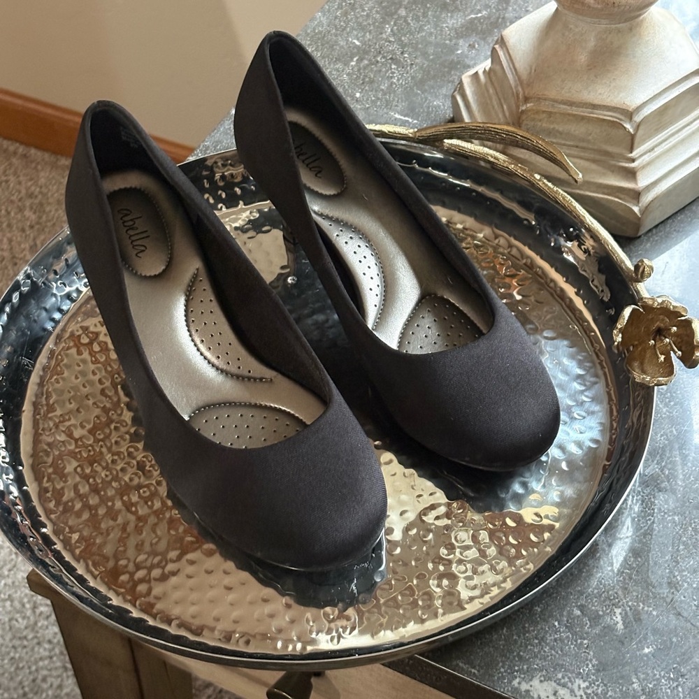 Abella Black Women’s 8 Wide Dress Pumps Low Heel